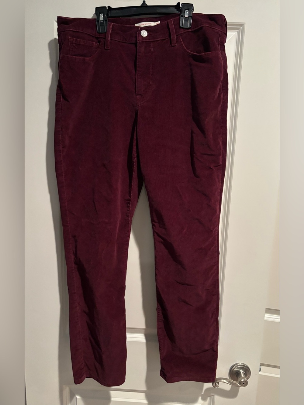 Levi’s Women’s 14M W32 L30 Burgundy Corduroy Classic Straight Pants